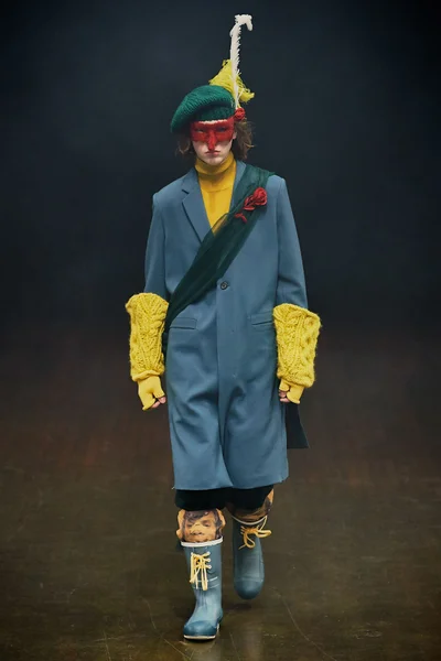 Look 14